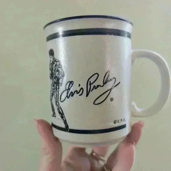 Elvis  mug - Picture 2 of 7